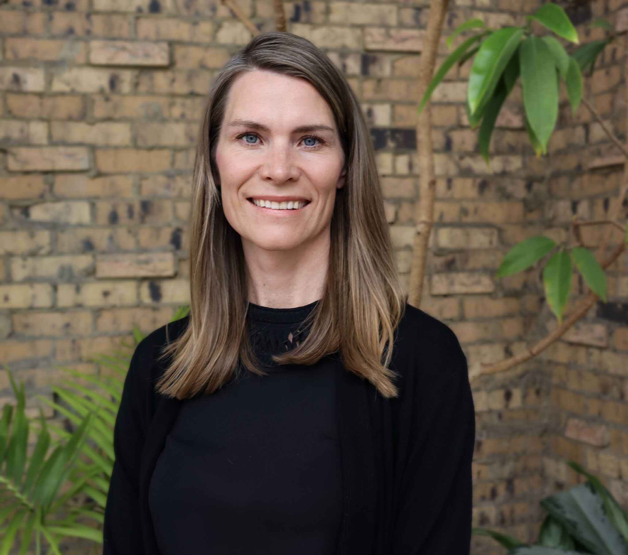 Dr. Lyndsay Naylor